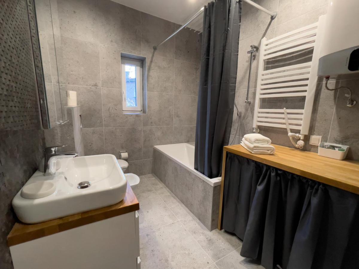 Urban Apartments Premium No 3, Free Private Parking, Self Check-In Хожув Экстерьер фото