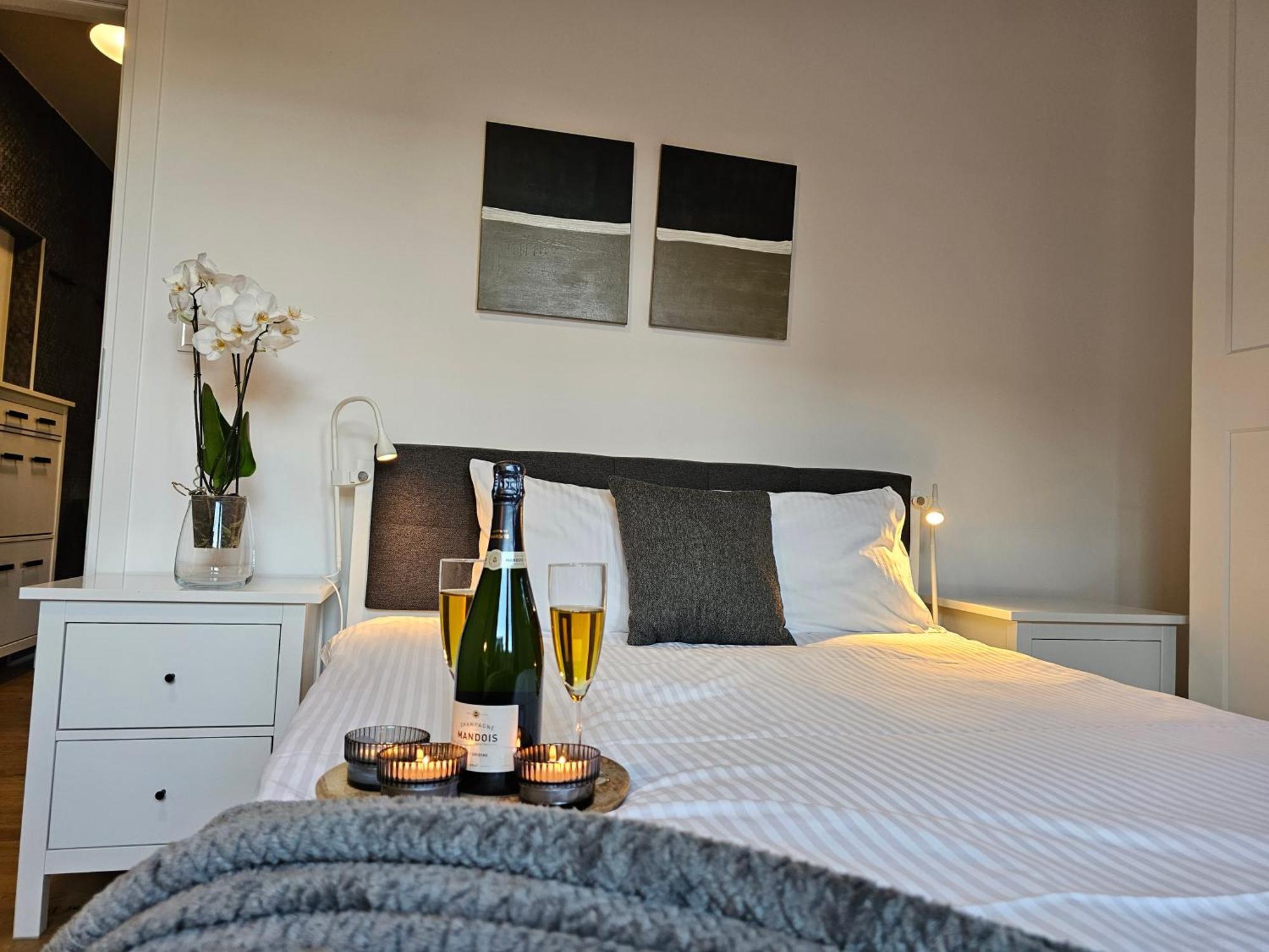 Urban Apartments Premium No 3, Free Private Parking, Self Check-In Хожув Экстерьер фото