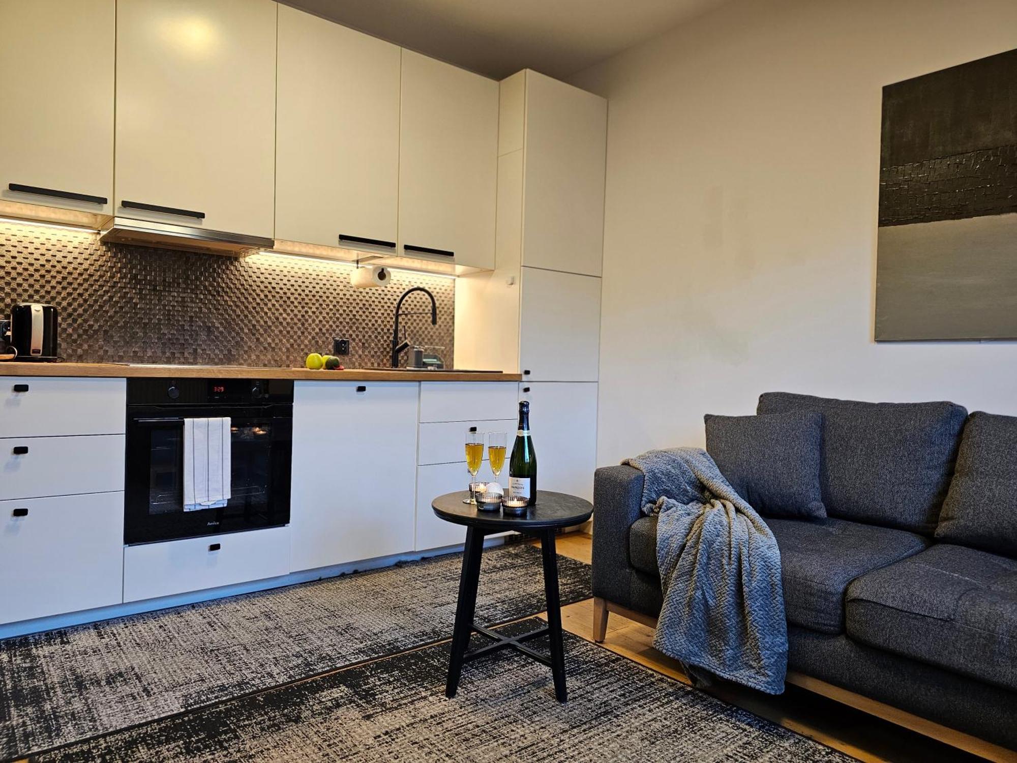 Urban Apartments Premium No 3, Free Private Parking, Self Check-In Хожув Экстерьер фото